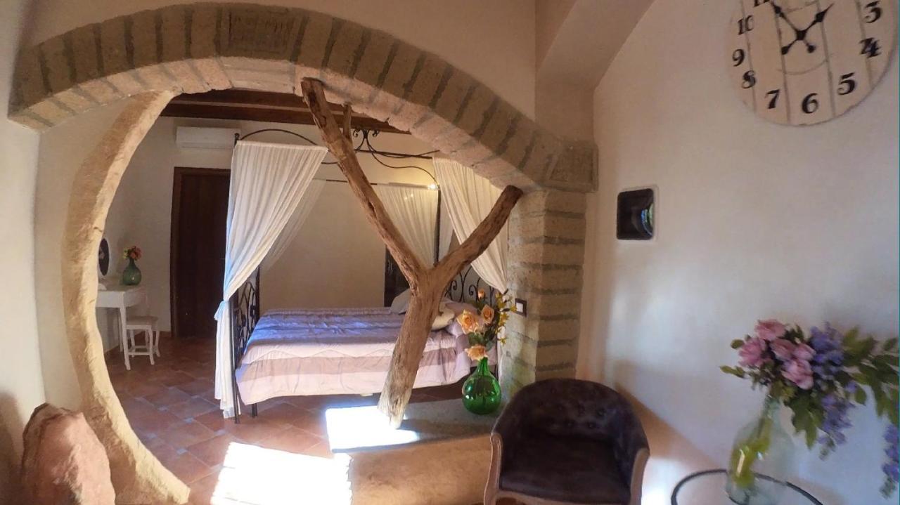 Il Giardino Dei Flintstones B&B Cerveteri Ngoại thất bức ảnh