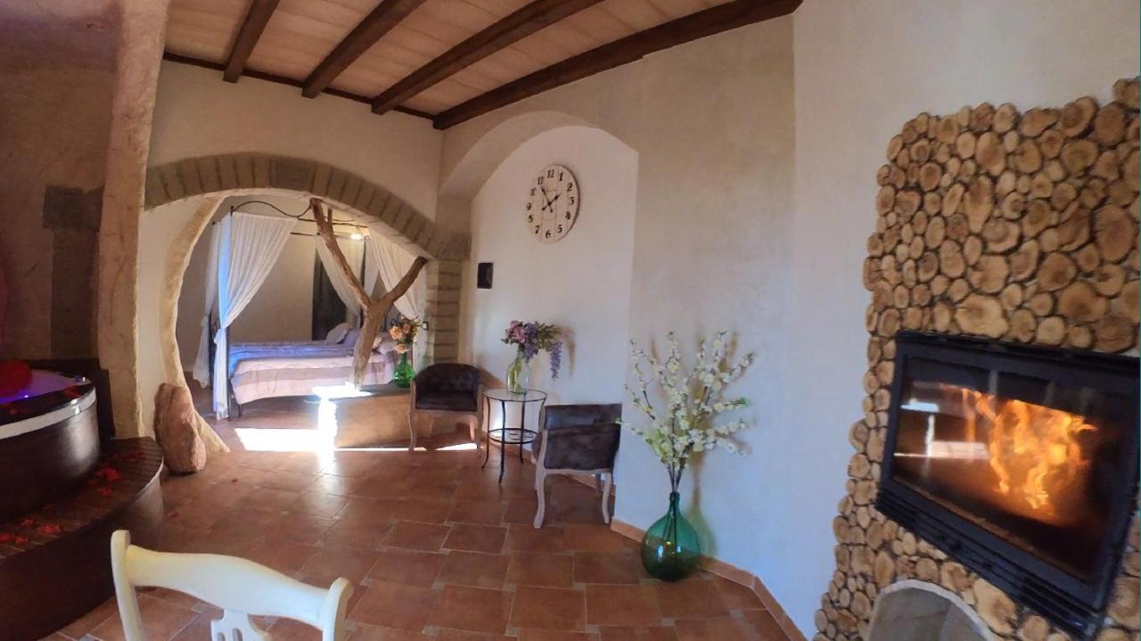 Il Giardino Dei Flintstones B&B Cerveteri Ngoại thất bức ảnh