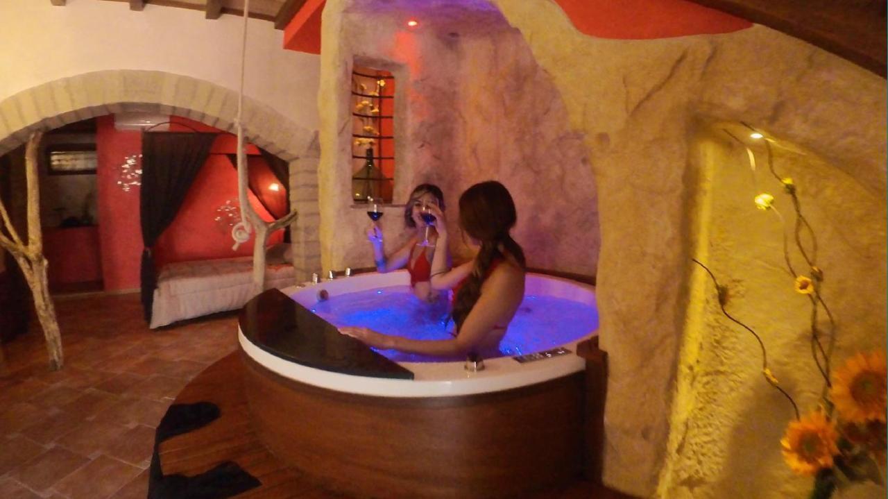 Il Giardino Dei Flintstones B&B Cerveteri Ngoại thất bức ảnh
