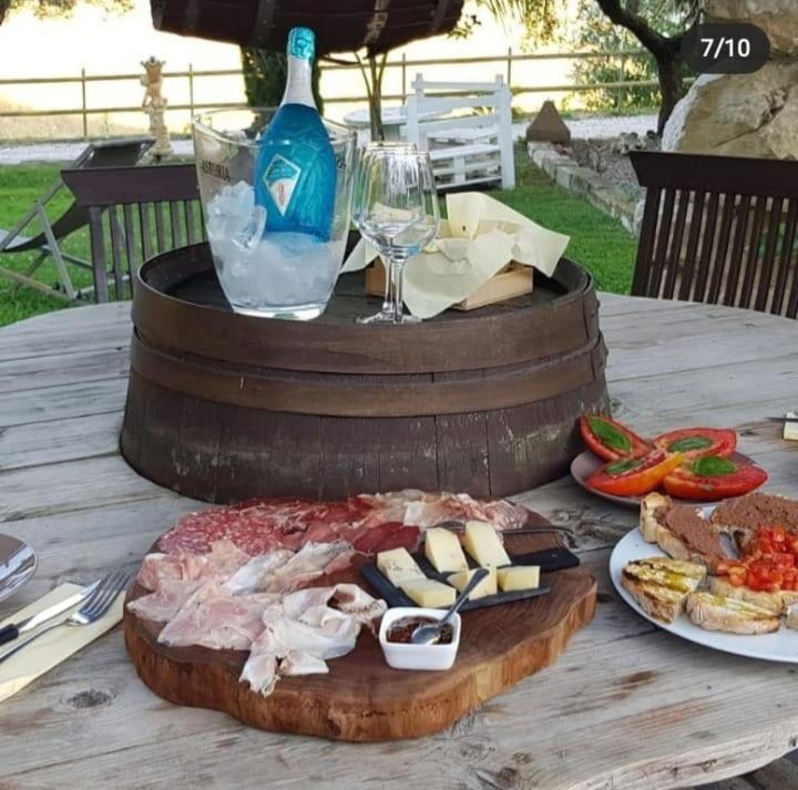Il Giardino Dei Flintstones B&B Cerveteri Ngoại thất bức ảnh