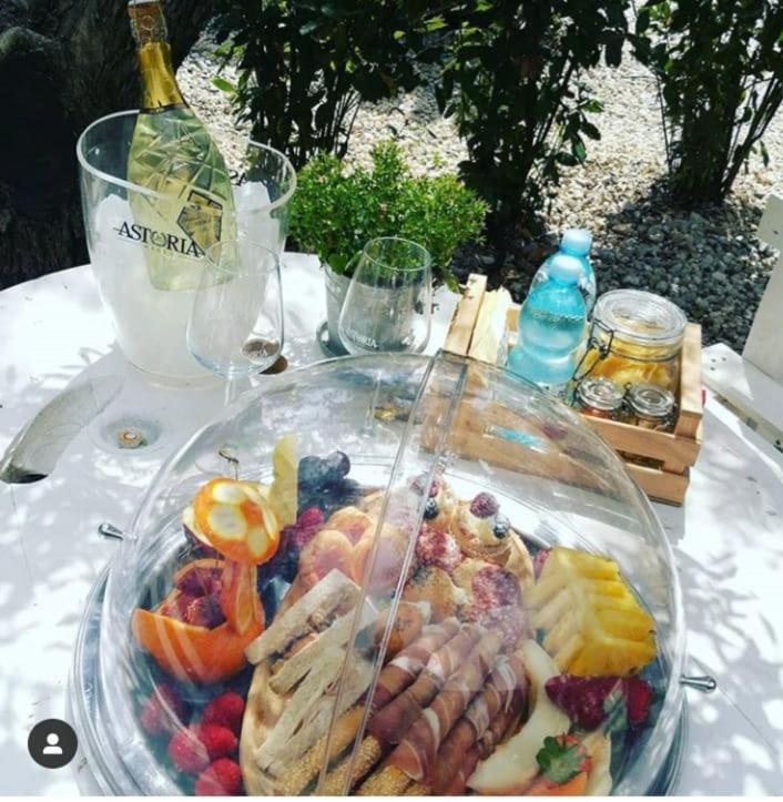 Il Giardino Dei Flintstones B&B Cerveteri Ngoại thất bức ảnh