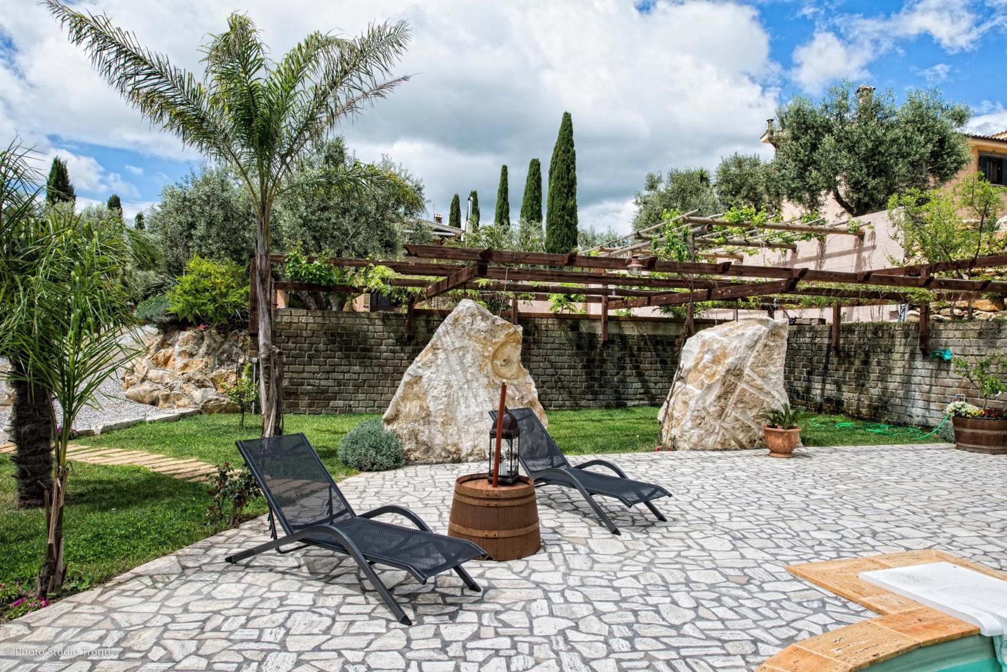 Il Giardino Dei Flintstones B&B Cerveteri Ngoại thất bức ảnh
