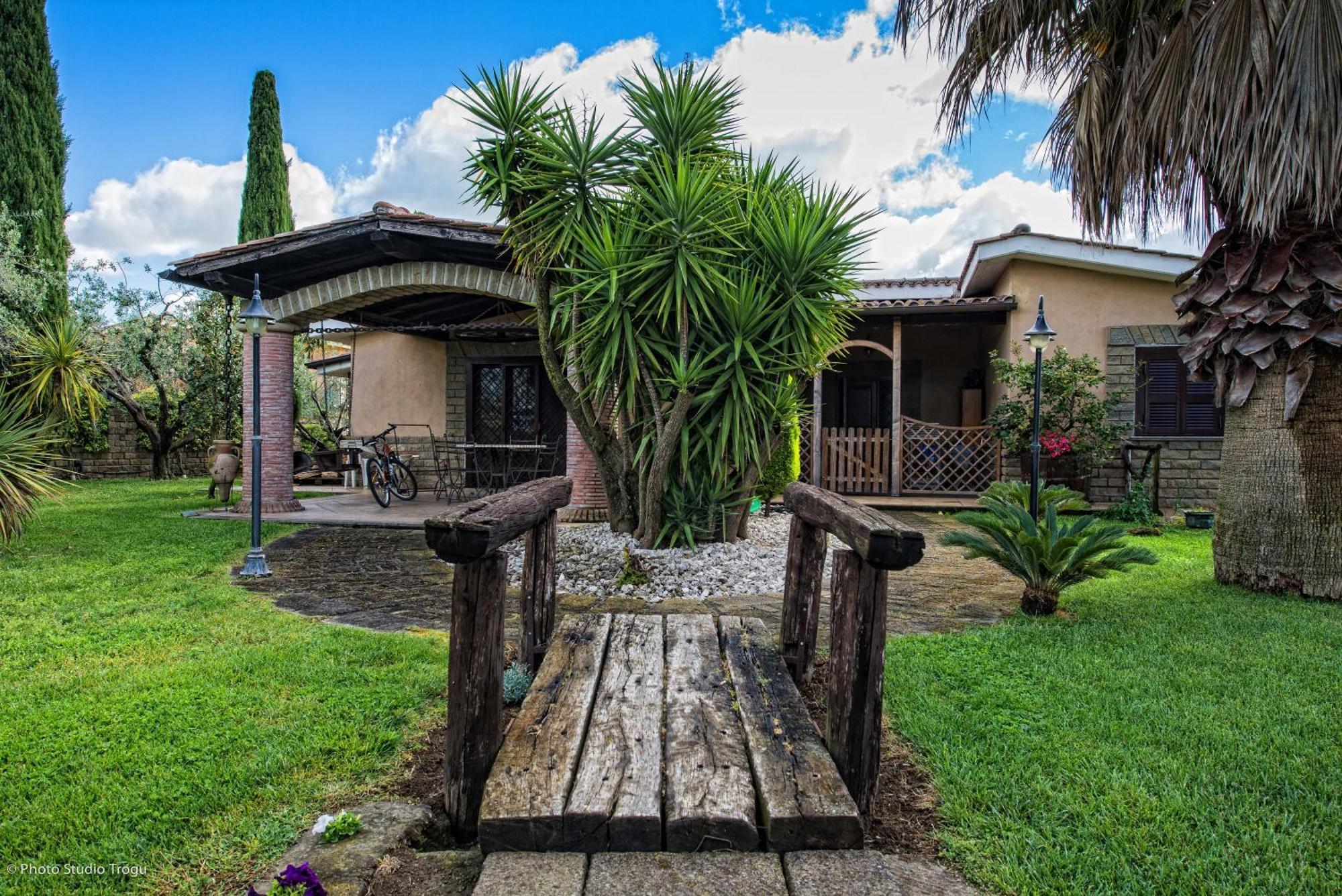 Il Giardino Dei Flintstones B&B Cerveteri Ngoại thất bức ảnh