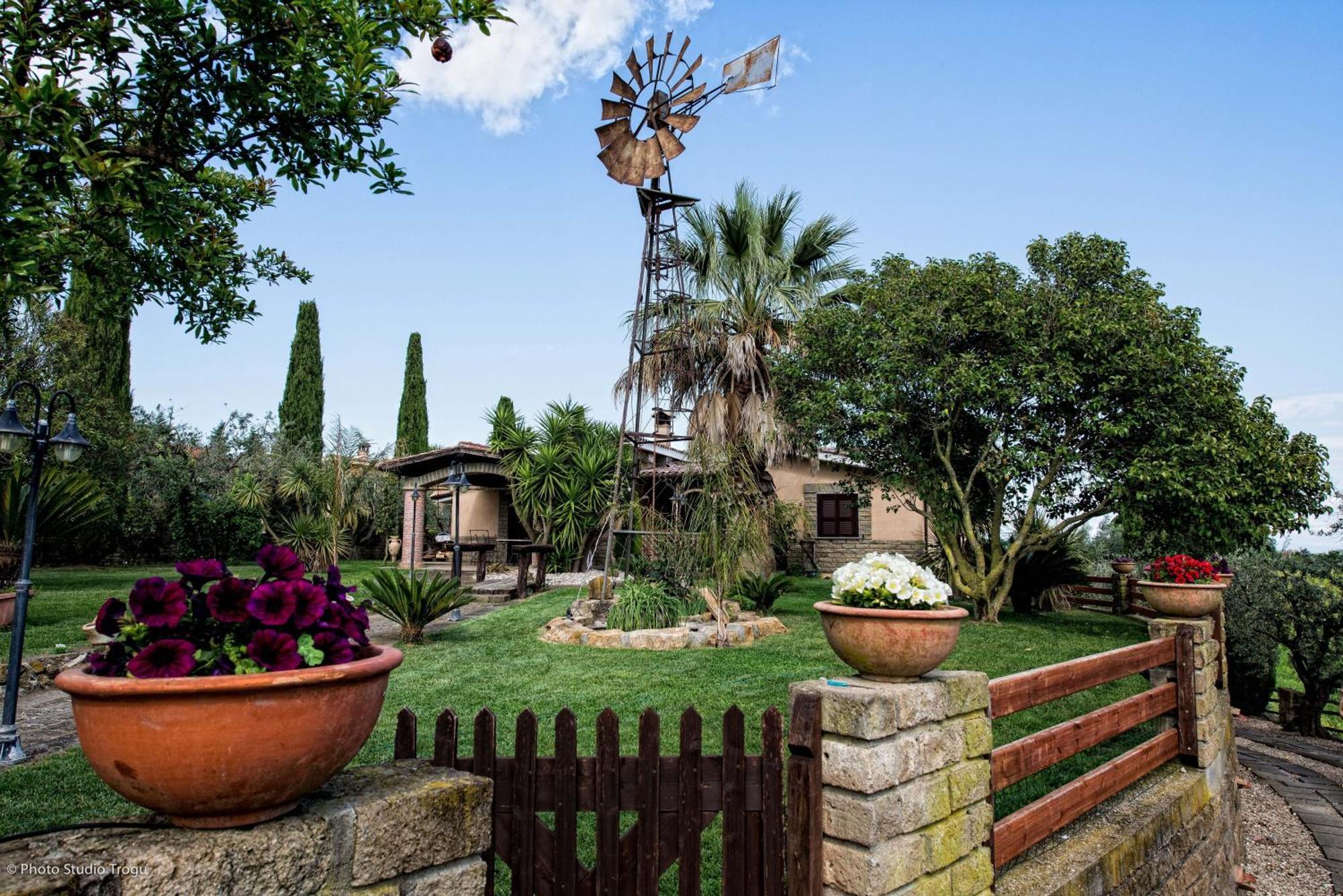 Il Giardino Dei Flintstones B&B Cerveteri Ngoại thất bức ảnh